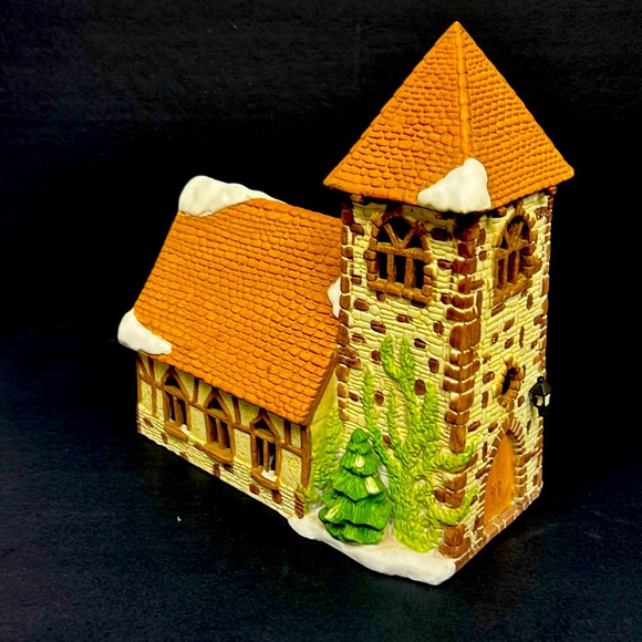 Vintage Dept 56  1985 ceramic  light up DICKENS VILLAGE CHURCH - Picture 5 of 15